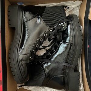 Kenneth Cole New York Women’s Lace-up Boot